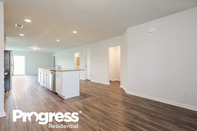 Building Photo - 441 Pollyanna Dr