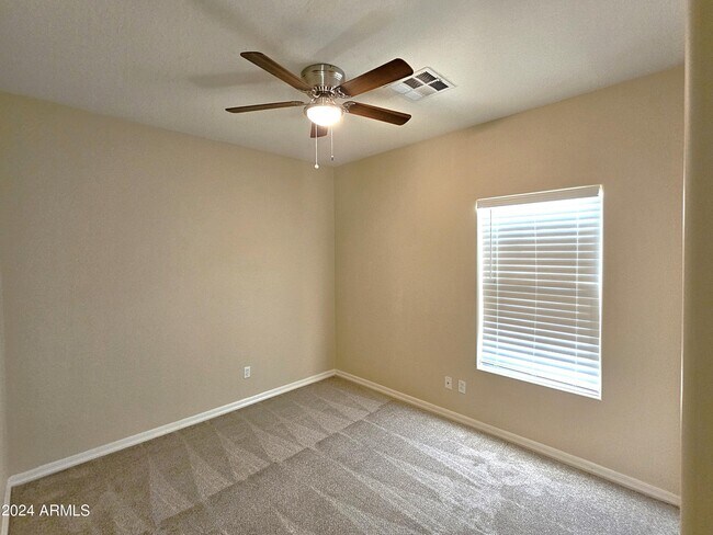 Building Photo - 6111 E Knolls Way N