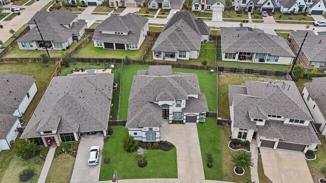 Building Photo - 30330 Parkside Passage Dr