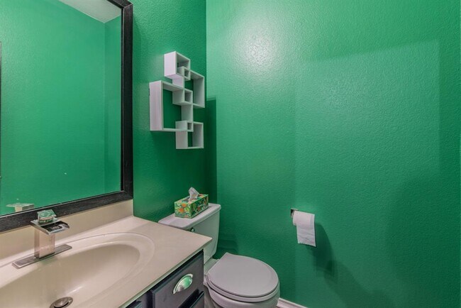 Building Photo - 407 Greener Dr