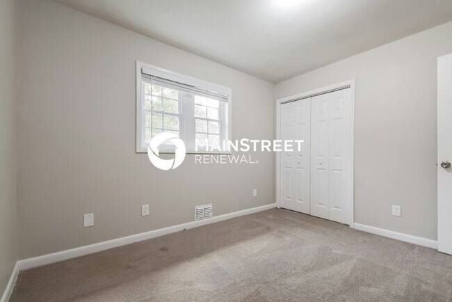 Building Photo - 4 Bedroom Pet-Friendly Home in Decatur, GA with Main Street Renewal