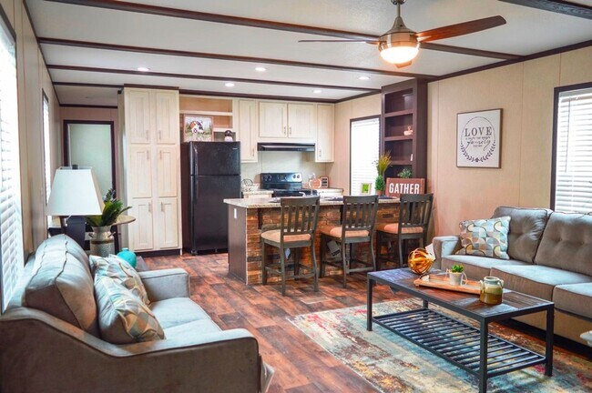 Primary Photo - New 3 Bedroom, 2 Bath! SUMMER SPECIAL- LIM...