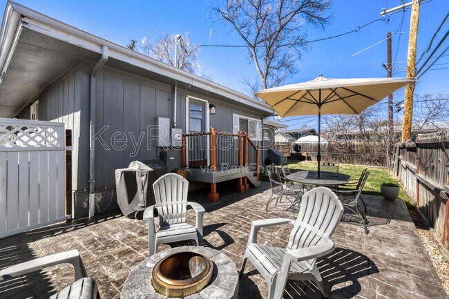 Building Photo - 2484 Pierce St