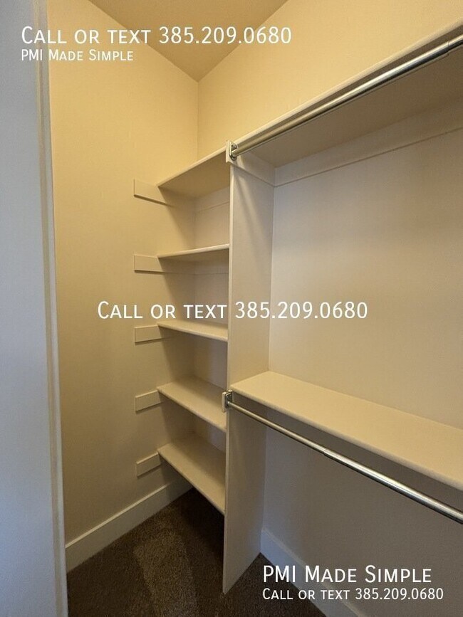 Building Photo - 126 W 3430