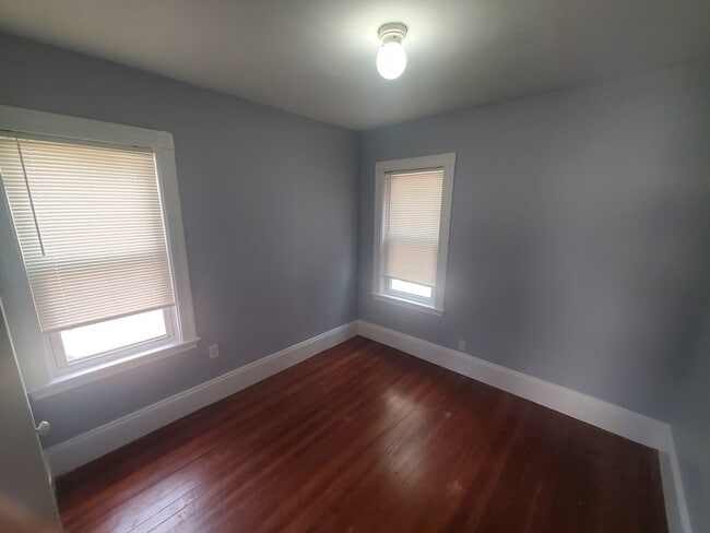 Building Photo - 247 Boston St