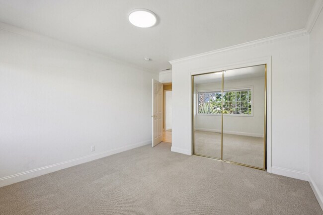 Building Photo - 114 San Marino Dr