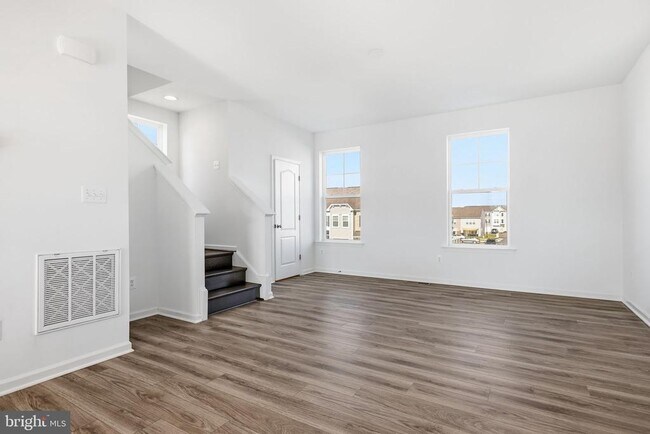 Building Photo - 38 Kirby Ct