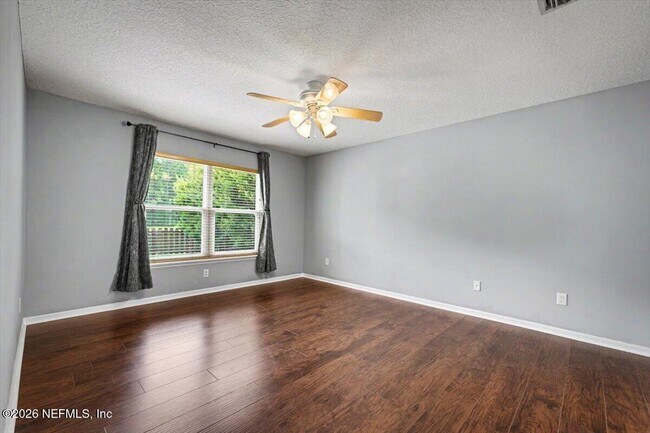 Building Photo - 711 Sid Dr