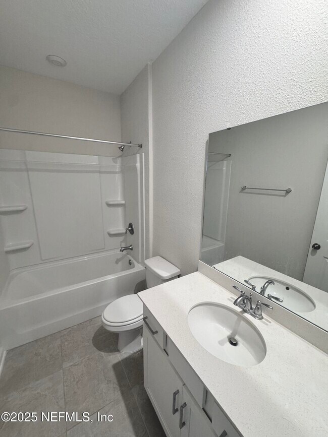 Building Photo - 68 Spruce Hl Pt