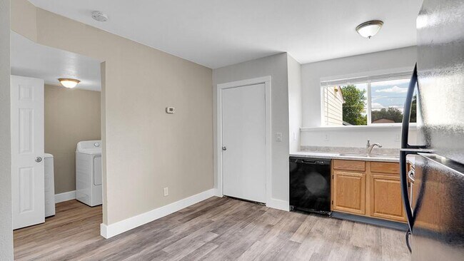 Building Photo - 38 S Meade St