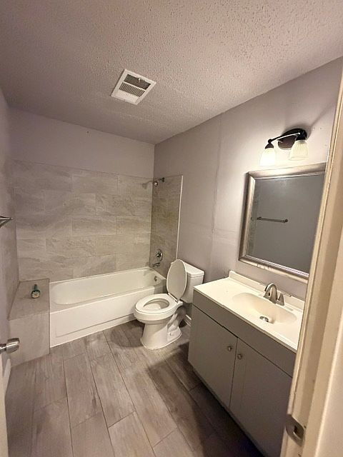 Building Photo - Well-maintained one story home