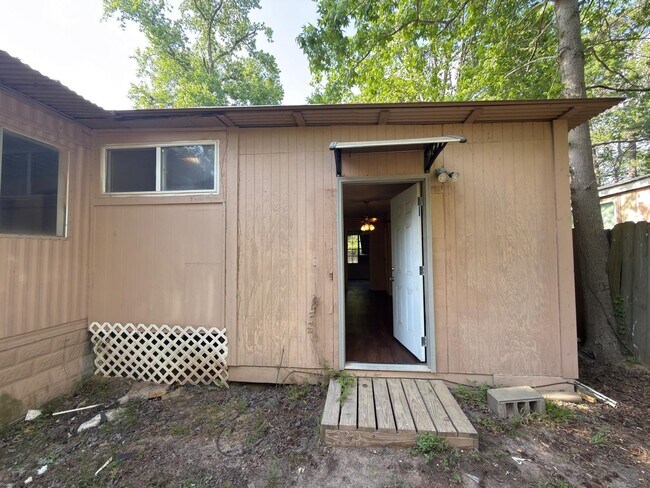 Building Photo - 109 Birchwood Dr