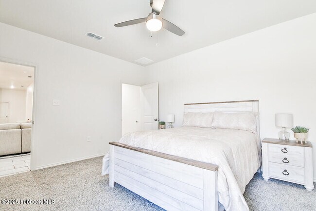 Building Photo - 5848 Virginia Ave