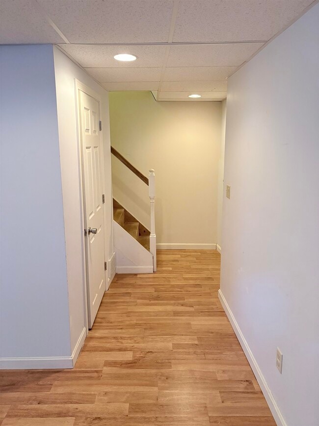 Building Photo - 2 Arabian Ct