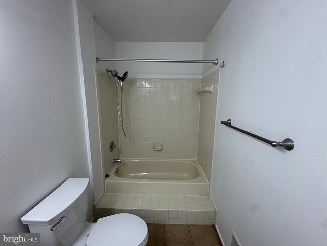 Building Photo - 1898 Villaridge Dr