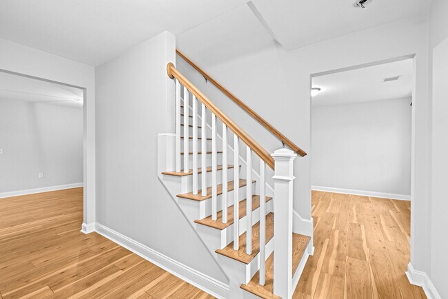 Building Photo - 145 Driftway