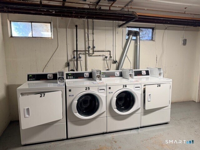 Building Photo - 5 Grandview Dr