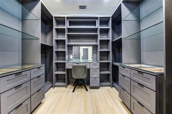 Building Photo - 3223 Cripple Creek Dr