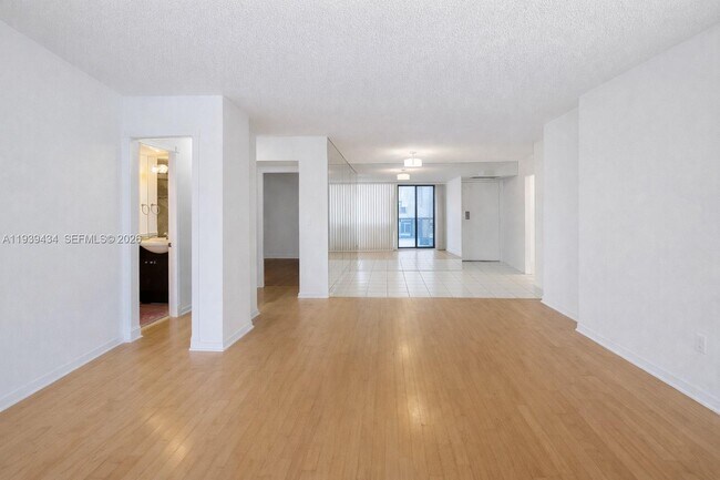 Building Photo - 2201 S Ocean Dr