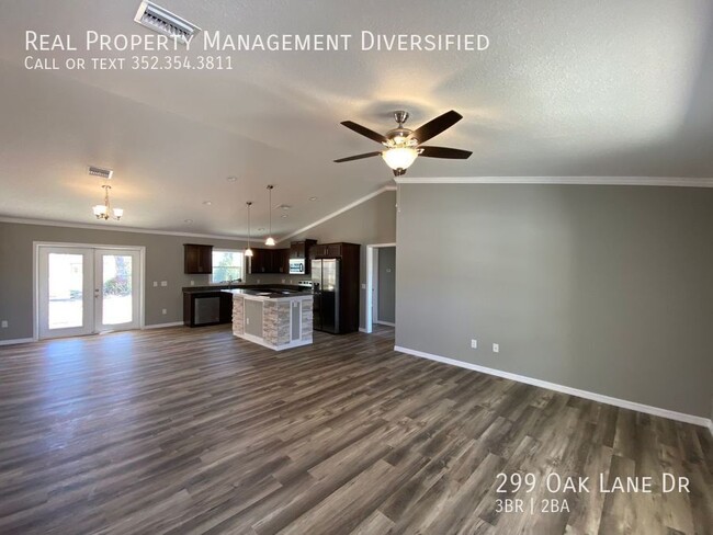 Building Photo - 299 Oak Ln Dr