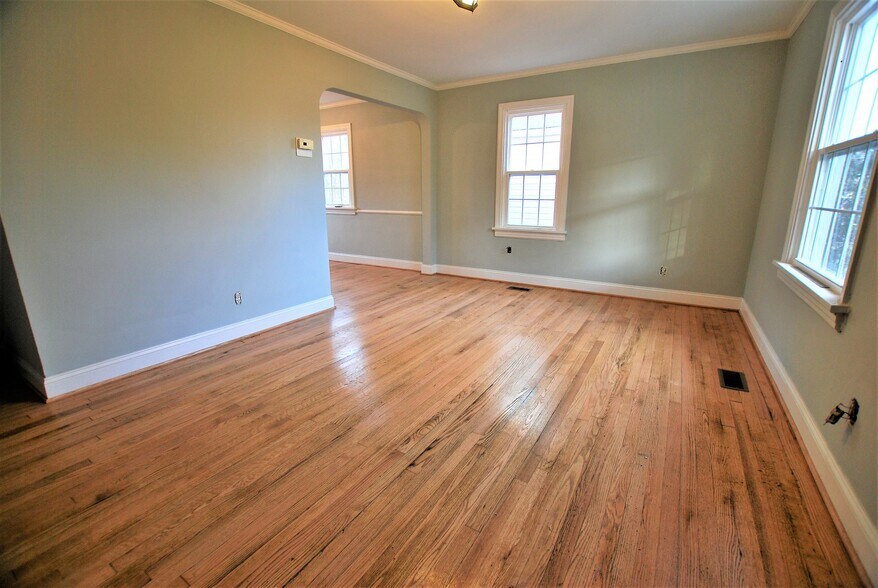 Building Photo - 2416 Irisdale Ave