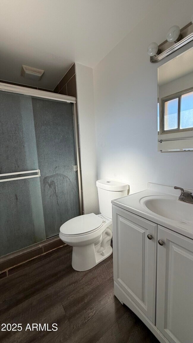 Building Photo - 1645 W Thunderbird Rd