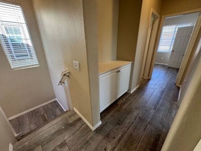 Building Photo - Charming 3-Bedroom Coastal Retreat
