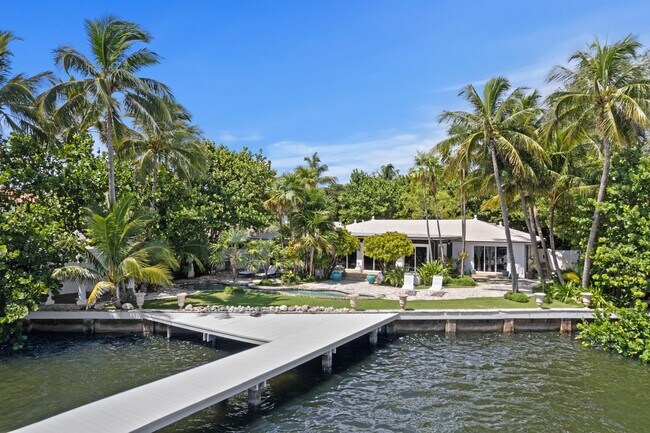 Building Photo - 7500 S Flagler Dr