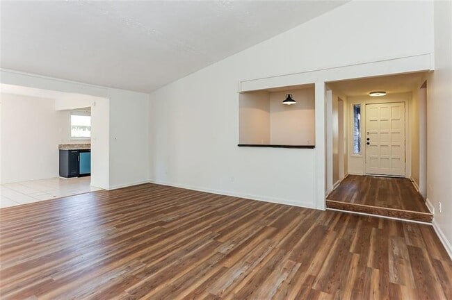 Building Photo - 135 Beethoven Ct