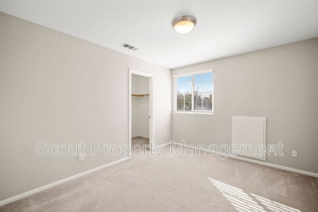 Building Photo - 44704 Mumm St