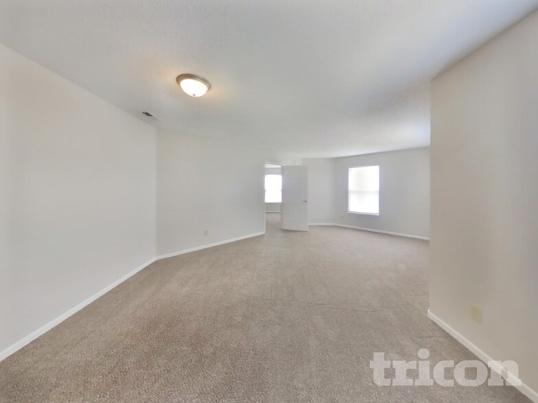 Building Photo - 5624 W Littleton Dr