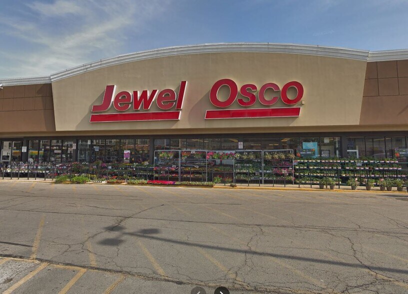 Building Photo - 1739 W Beach Ave