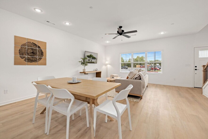 Building Photo - 1935 S Garland Ave