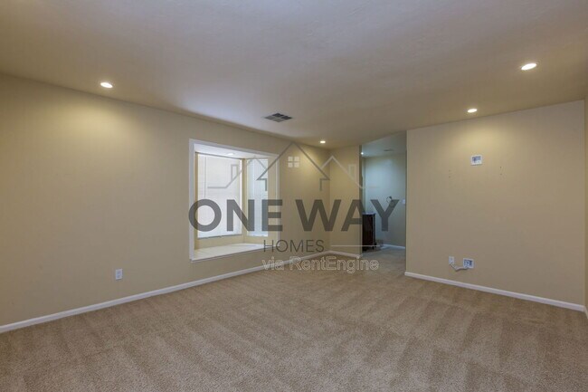 Building Photo - 49 Biltmore Estates Dr