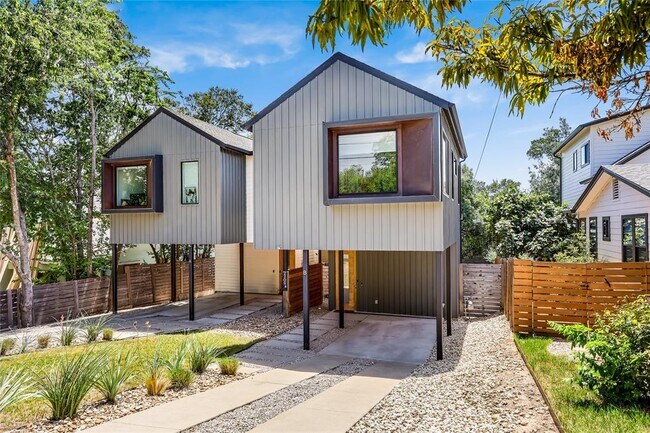 Building Photo - 2709 E 14th St