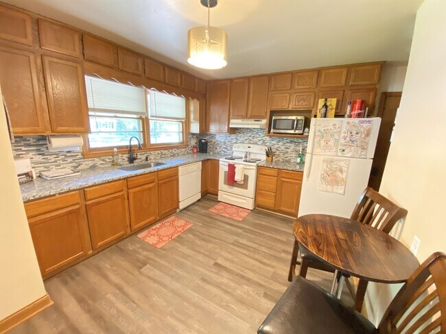 Building Photo - 1857 17th St NW