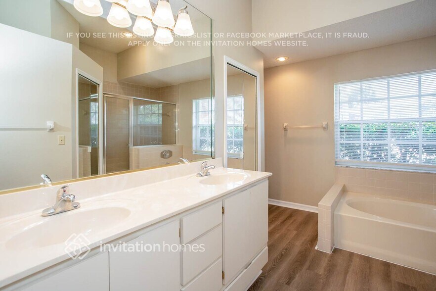 Building Photo - 2005 Dumont Dr