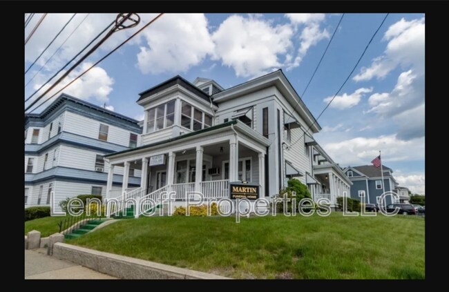 Building Photo - 308 Pawtucket St