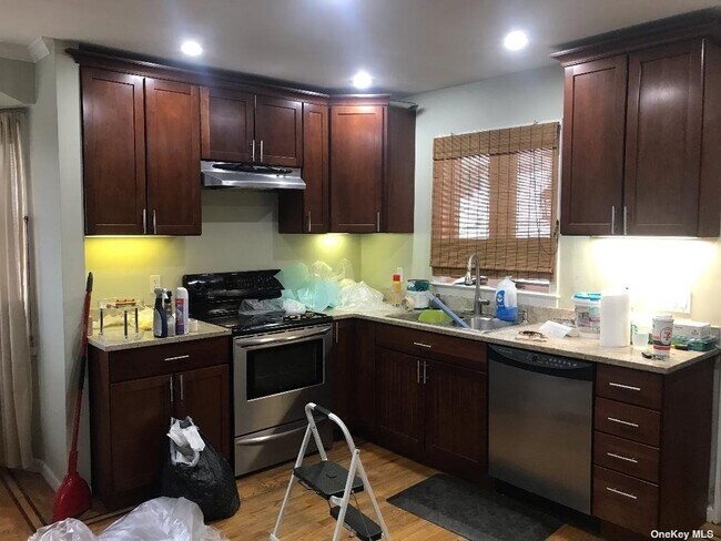 Building Photo - 53 Valentine Ave