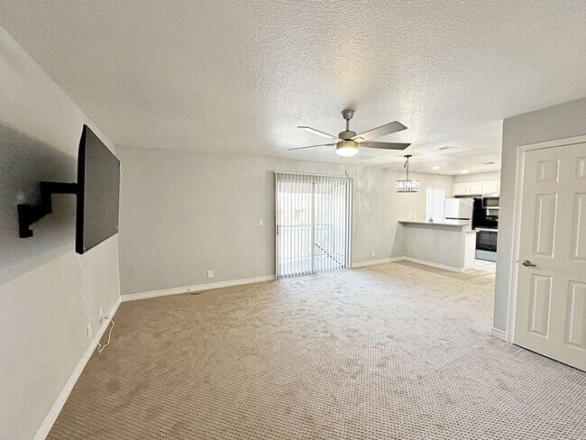 Building Photo - 2 BEDROOM 2 BATH FULLY REMODELED CONDO IN ...
