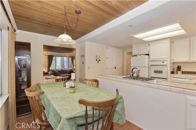 Building Photo - 27875 Rainbow Dr