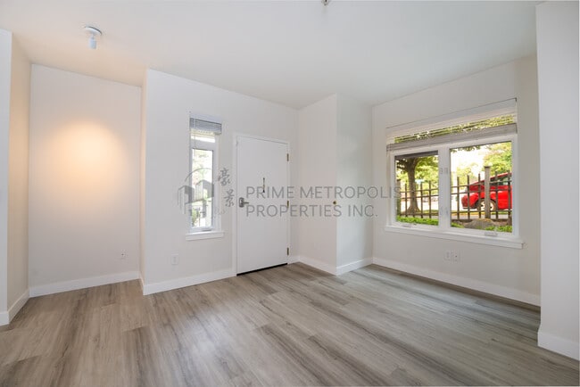 Building Photo - 1515 E Yesler Wy