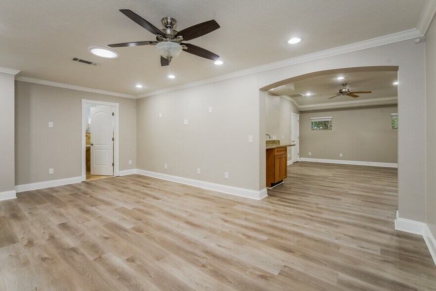 Building Photo - 1203 Trotwood Blvd