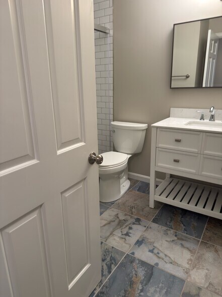 Hall bathroom - 6518 Montero Dr