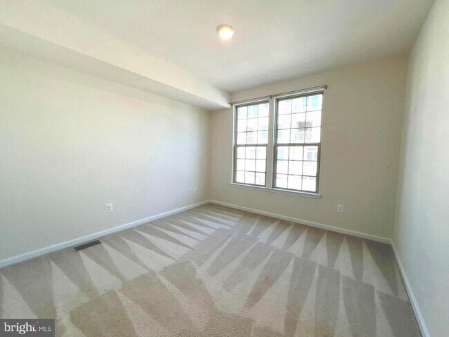 Building Photo - 8005 Orchard Grove Rd