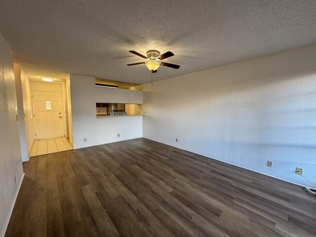 Building Photo - Available Now. 2BD/2BA/1PKG townhome at Vi...
