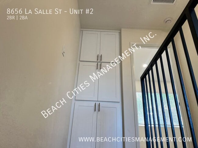 Building Photo - 8656 La Salle St