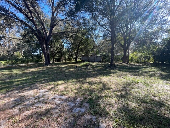 Building Photo - 3/2 Manufactured Home in the Country.
