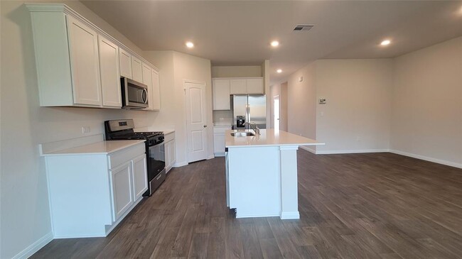 Building Photo - 115 Palo Pinto Dr