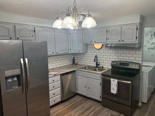 Building Photo - 8108 Newfield Dr